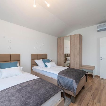 Luxury Apartments - La Vir 5& 6 Екстер'єр фото
