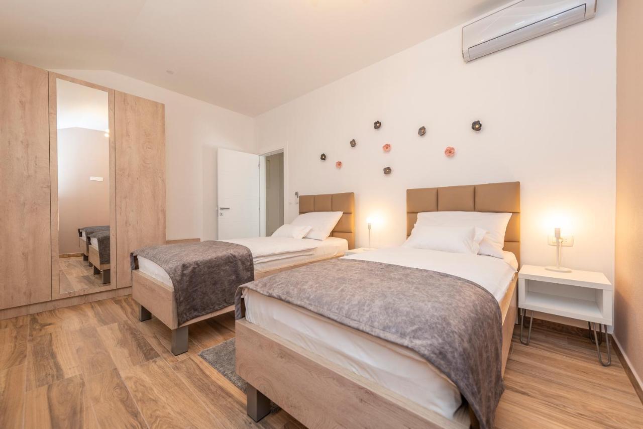 Luxury Apartments - La Vir 5& 6 Екстер'єр фото