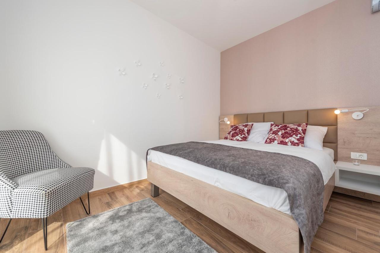 Luxury Apartments - La Vir 5& 6 Екстер'єр фото