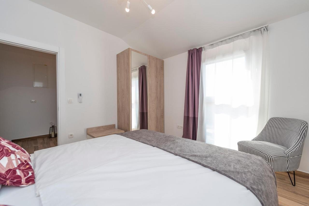 Luxury Apartments - La Vir 5& 6 Екстер'єр фото